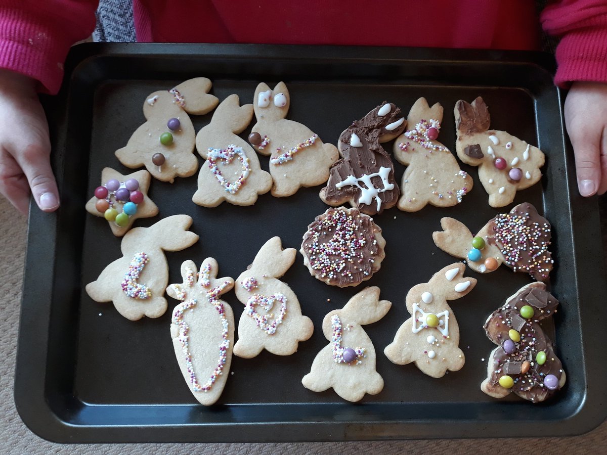 kazh100's tweet photo. @CHPSPTA @CHPSYR2 @CHPSrec  Our Easter biscuits! Wonderful morning, thank you for organising PTA 🐰🐣👩🏻‍🍳👨🏻‍🍳 https://t.co/5wWOrJdFWI