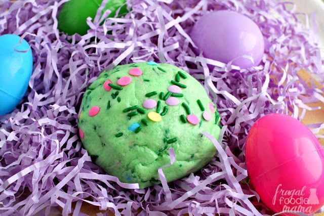 frugalfoodiemom's tweet photo. You only need 4 ingredients to make this super fun Edible Springtime #Slime ! Easy to make & guaranteed to keep the kiddos entertained for at least a couple of hours. Get the #recipe now at>> https://t.co/nwBUJwRRYl #edibleslime #kidfriendly #slimerecipe https://t.co/iOXFqDbiVL