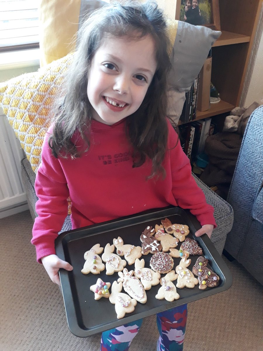 kazh100's tweet photo. @CHPSPTA @CHPSYR2 @CHPSrec  Our Easter biscuits! Wonderful morning, thank you for organising PTA 🐰🐣👩🏻‍🍳👨🏻‍🍳 https://t.co/5wWOrJdFWI