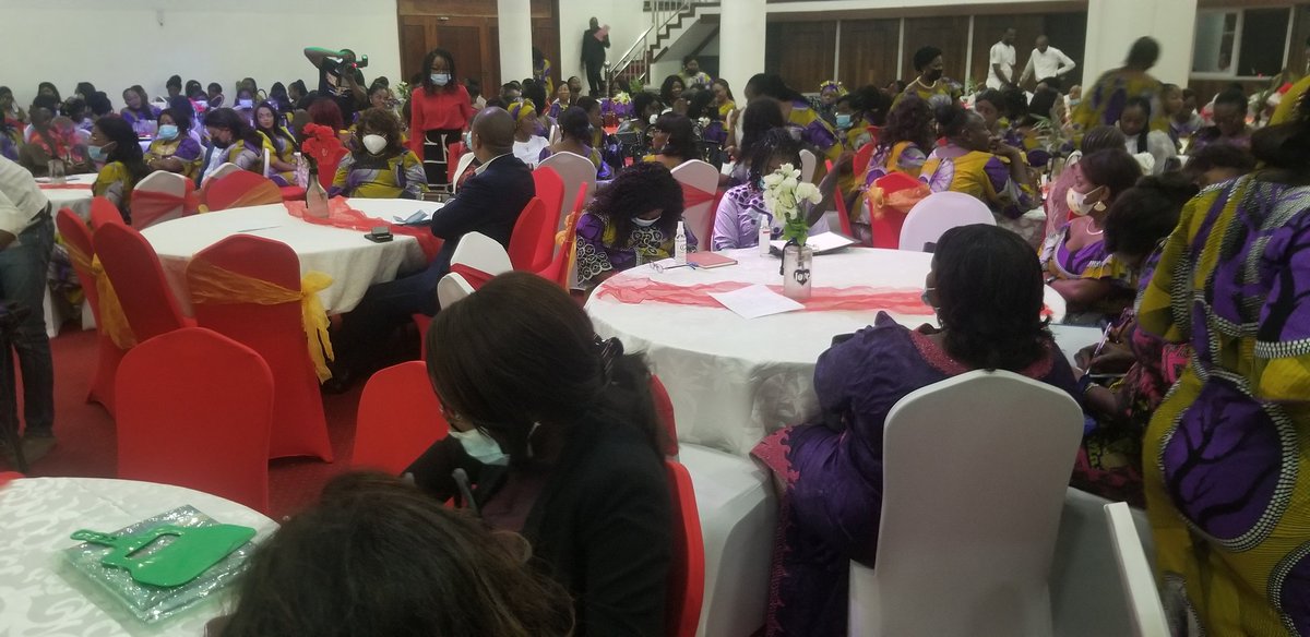 serieuxkanku1's tweet image. #RDCA l'occasion de la  clôture du mois de mars, le Secrétaire Général aux Mines Joseph Ikoli Y'APEKE,  a fait venir les femmes de toutes les provinces à Kinshasa, pour clôturer en beauté ce mois dédié à la femme ce samedi 28 Mars 2021 à l'hôtel Venus