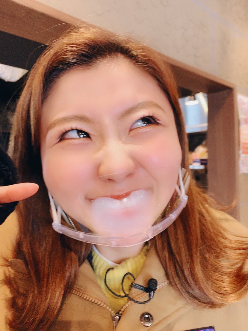いっとこ！ガール、彩夏ちゃん♡
年下だと意識したことが一度もありません！笑
美容やらコスメで何かあったら、よく彩夏ちゃんに教えてもらっていました✨
仲良くしてくれて、可愛い子なんです☺️
卒業は寂しいけど…永遠の別れじゃないよね！！
また来てくれるかな？🕶🎤

この写真のロケが思い出〜
