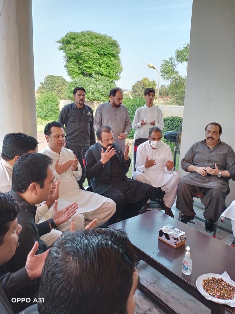 Aamir9287's tweet photo. صدر پنجاب مسلم لیگ ن جناب رانا ثناءاللہ خاں کی سابق وفاقی وزیر مملکت طلال چوہدری صاحب کی والدہ کی وفات پر تعزیت کے لی ان کے گاؤں چک نمبر 65 گ۔ب جڑانوالہ آمد ان کے ہمراہ  محمد رزاق ملک  اور چوہدری اکبر گجر موجود تھے
#TeamTallalCh #PMLN #SMT #NA102 #Jaranwal 
@Tallal_MNA https://t.co/gkDc83wK2V