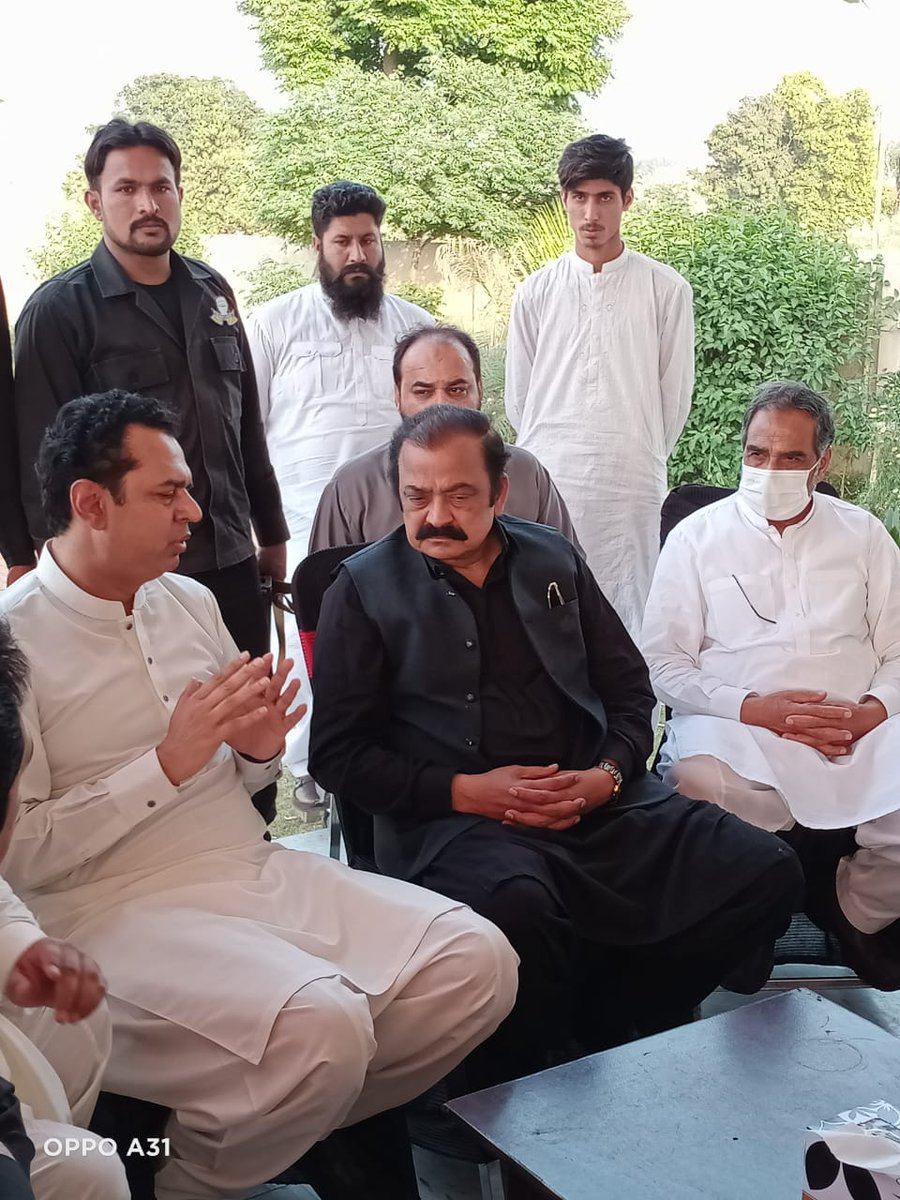 Aamir9287's tweet photo. صدر پنجاب مسلم لیگ ن جناب رانا ثناءاللہ خاں کی سابق وفاقی وزیر مملکت طلال چوہدری صاحب کی والدہ کی وفات پر تعزیت کے لی ان کے گاؤں چک نمبر 65 گ۔ب جڑانوالہ آمد ان کے ہمراہ  محمد رزاق ملک  اور چوہدری اکبر گجر موجود تھے
#TeamTallalCh #PMLN #SMT #NA102 #Jaranwal 
@Tallal_MNA https://t.co/gkDc83wK2V