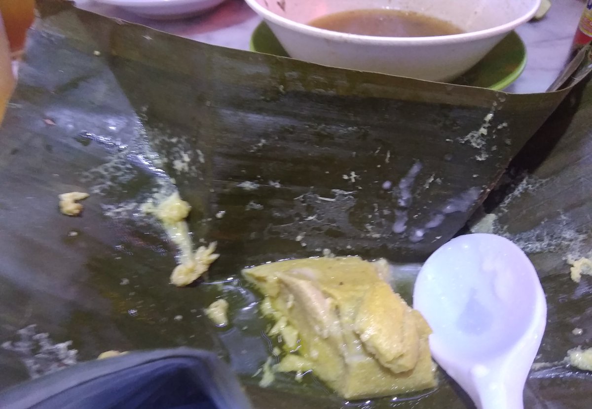 wiragaksableng's tweet photo. Before and After
Coto Makassar, Sop Saudara, Barongko dan Pisang Ijo.
_kangen Makassar โค๏ธ
#weekendwithyou https://t.co/HPsWfkWd4s