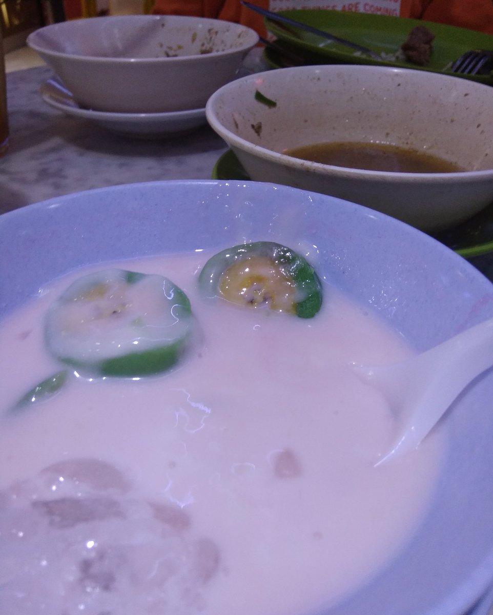 wiragaksableng's tweet photo. Before and After
Coto Makassar, Sop Saudara, Barongko dan Pisang Ijo.
_kangen Makassar โค๏ธ
#weekendwithyou https://t.co/HPsWfkWd4s
