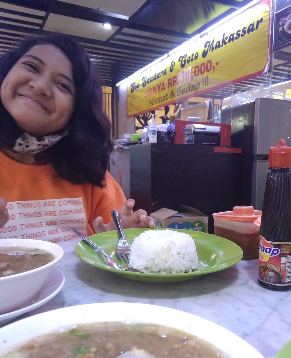 wiragaksableng's tweet photo. Before and After
Coto Makassar, Sop Saudara, Barongko dan Pisang Ijo.
_kangen Makassar โค๏ธ
#weekendwithyou https://t.co/HPsWfkWd4s