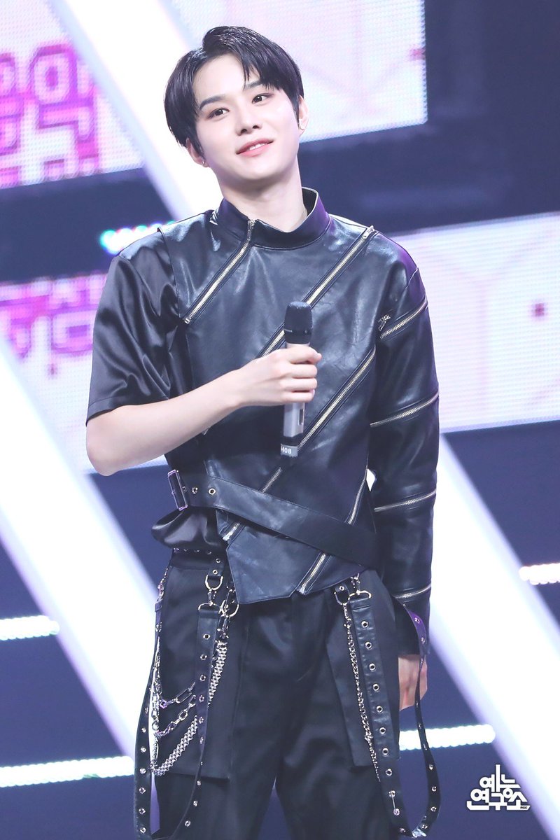 LOOKSKJW's tweet photo. Let's boost #JUNGWOO 's community index ☺️

What is your favorite jungwoo era?

Reply with the tags: 
RISE AND SHINE WITH JUNGWOO
#정우 #NCT정우 #JUNGWOO

mine is punch era https://t.co/T316fCKX7Y