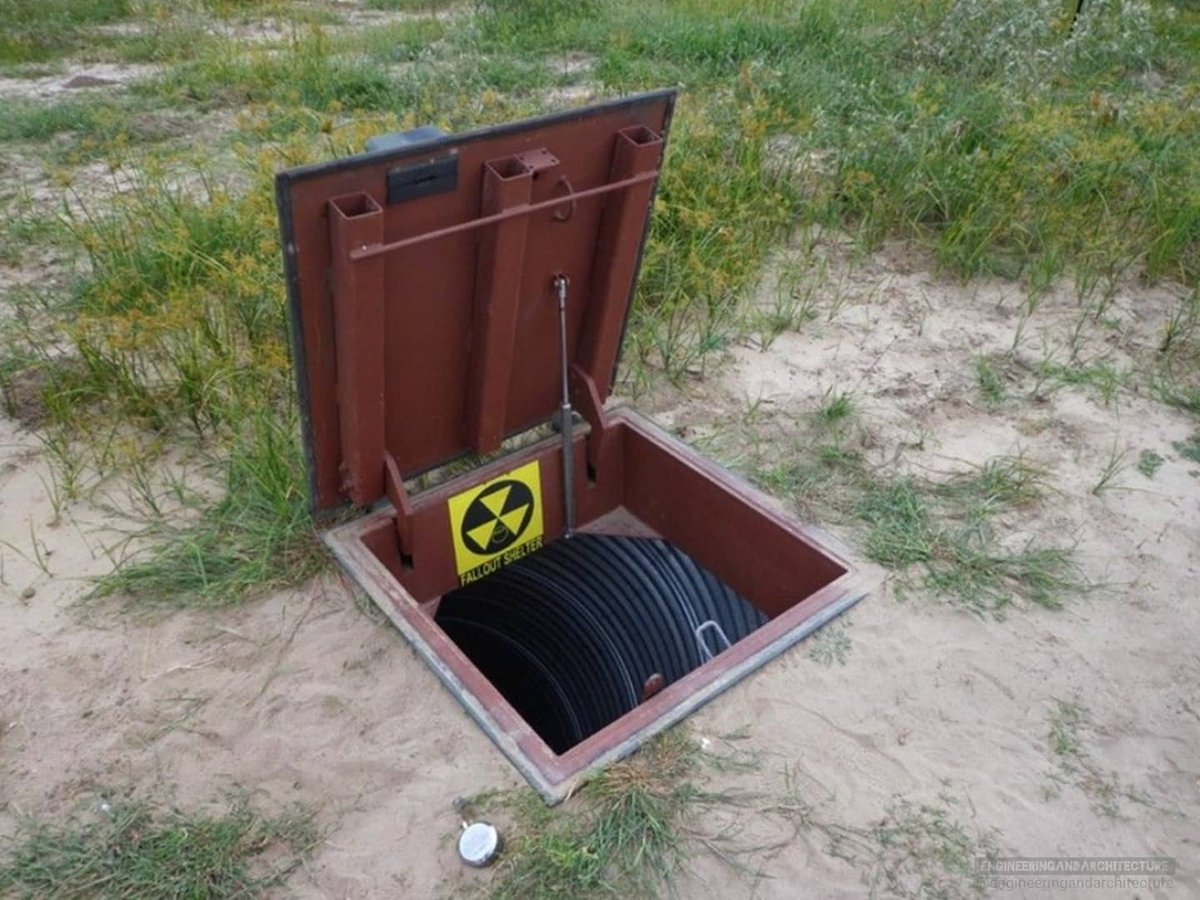 Engrandarch's tweet photo. Underground shelter. What do you think?
.
.
#undergroundshelter #bunker #bombshelter #nuclearprotection # #chemicalprotection #apocalypse https://t.co/zoPl1XTfH1