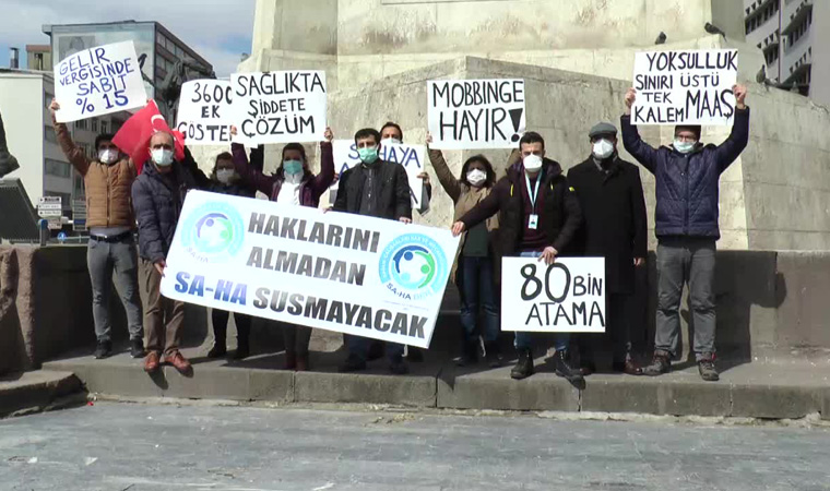 cumhuriyetgzt1's tweet photo. SAĞLIK ÇALIŞANLARI İSYAN ETTİ

'İlliyet bağı diye diye 391 sağlık çalışanını kaybettik'
https://t.co/N3uHacbYai https://t.co/adEfY344nI