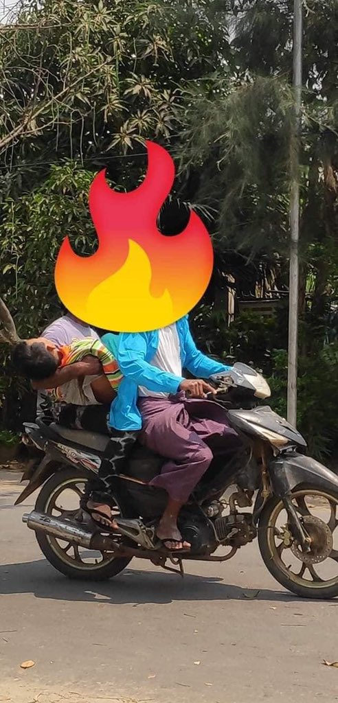 TW : Blood, Death
Today in ShweBo, the terrorist killed a 9 years old child.
ANTIFASCIST REVOLUTION
#CrimesAgainstChildren
#Mar27Coup
#WhatsHappeningInMyanmar