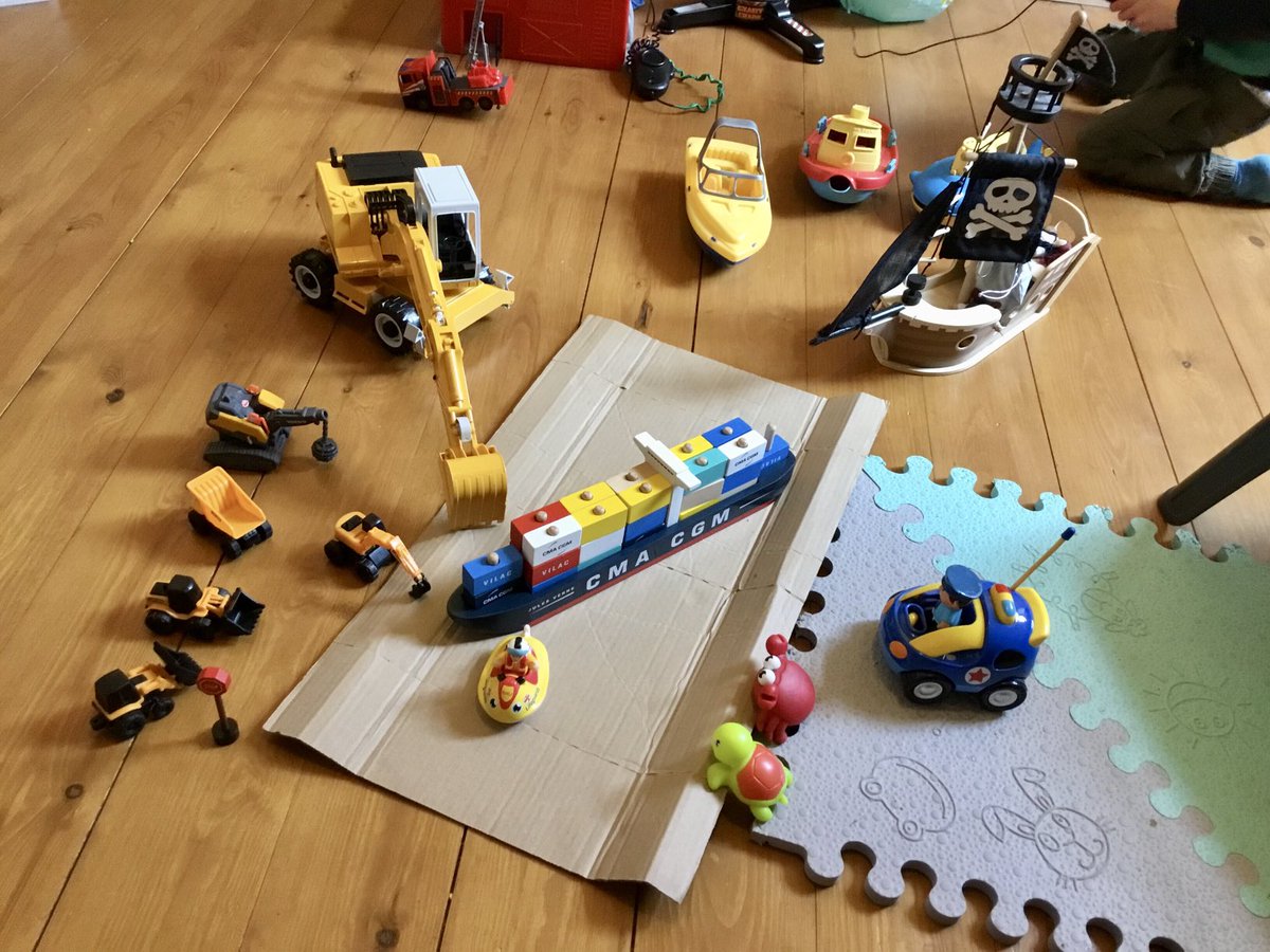 TristanEarl's tweet image. Attempting to make the news more relatable to younger generations #suezcrisis2021