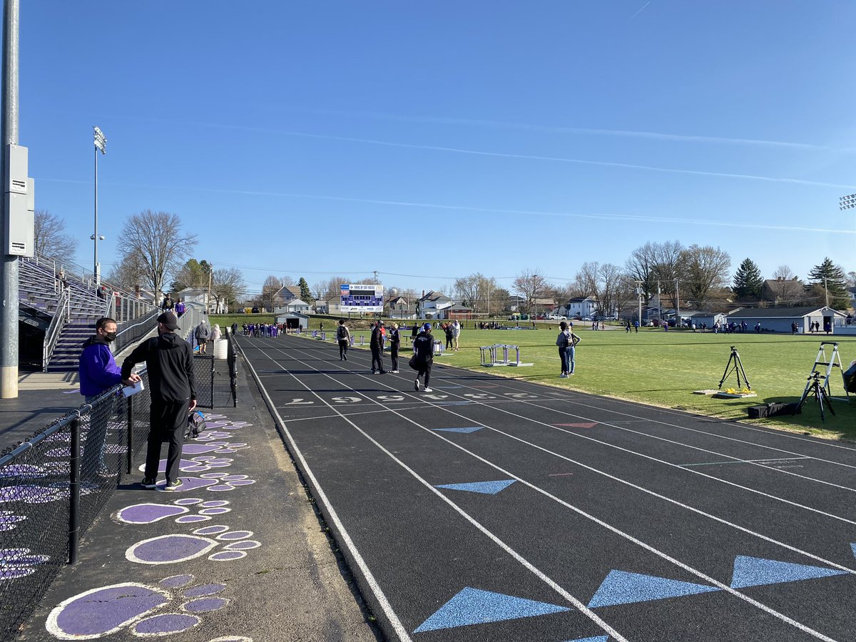 MathTigerRunner's tweet photo. Track Season has begun! #CoachRoach #CoachSchimberg #HammondRelays #HowYaLivin @EricMusic26 @pick_central https://t.co/B6TEpPmgw0