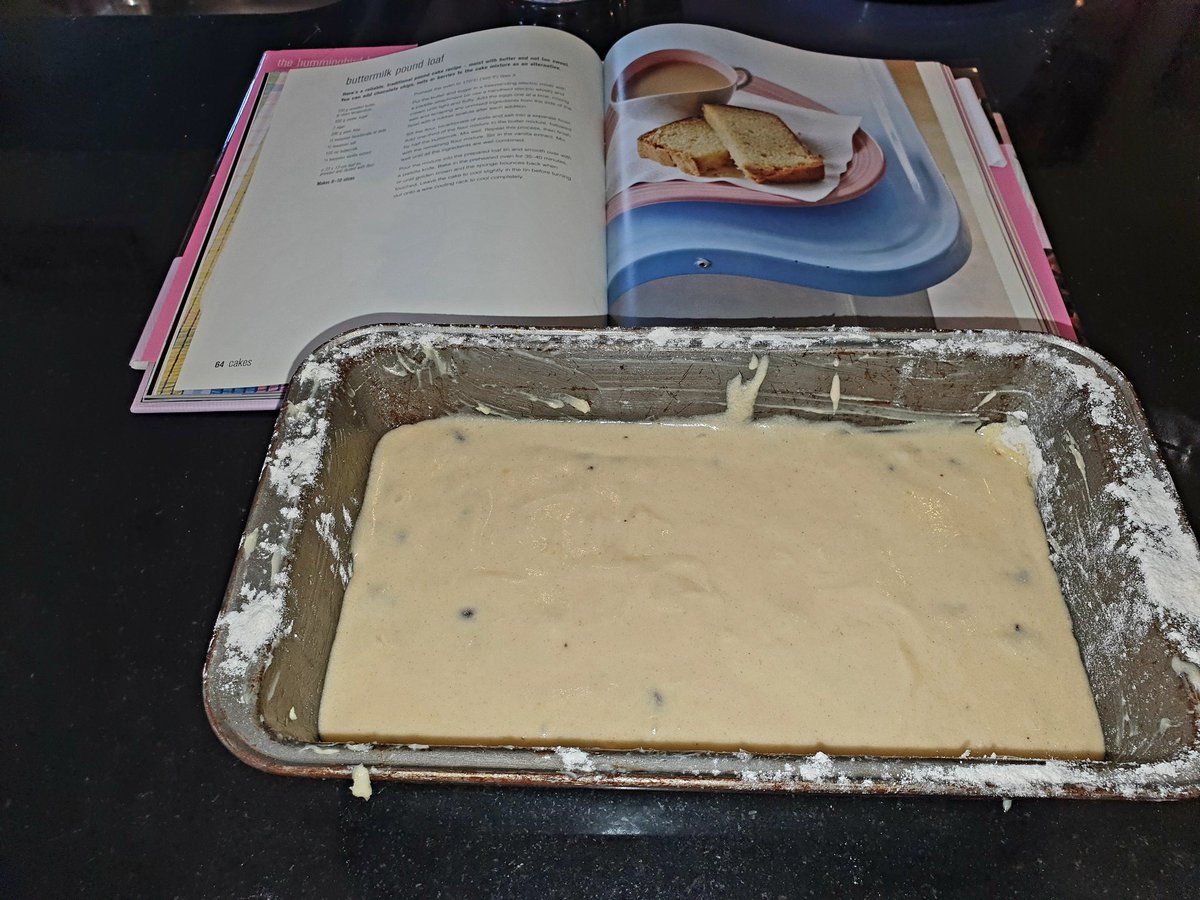 VictoriaCEOCIOB's tweet photo. #SaturdayKitchen is open #SaturdayKitchenLive presents #Buttermilk #PoundLoaf with #ChocolateChip surprise...thankyou @hummingbbakery for top recipe 😋#Mindfulness #lockdown2021 #LockdownKitchen #LockdownLife https://t.co/6fBArdZEhE