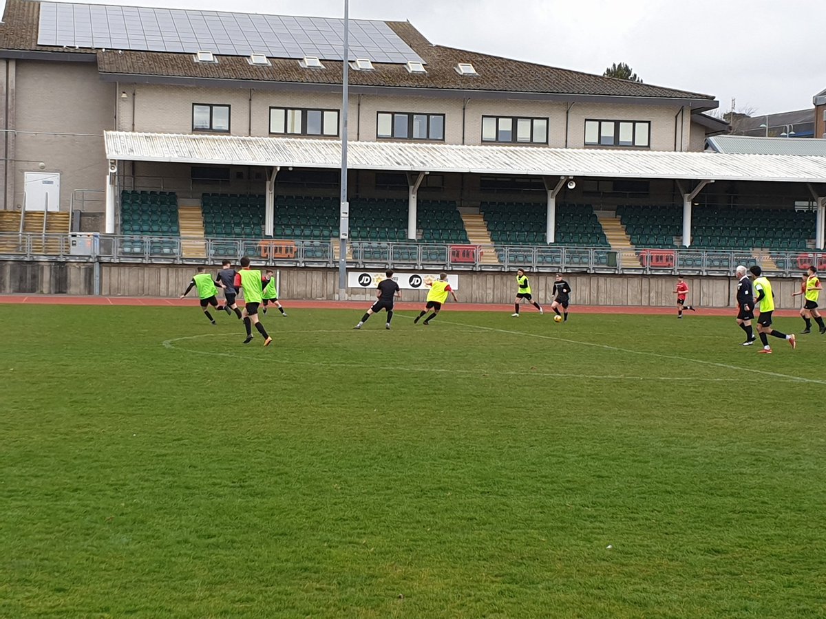 SwanseaSFA's tweet photo. U16s and u18s up and at it today! Massive thank you to University football team Swansea for the use of the 1st team pitch. Bowling green! Fitting return appreciate the support from our football family. https://t.co/QaAxeCnF84