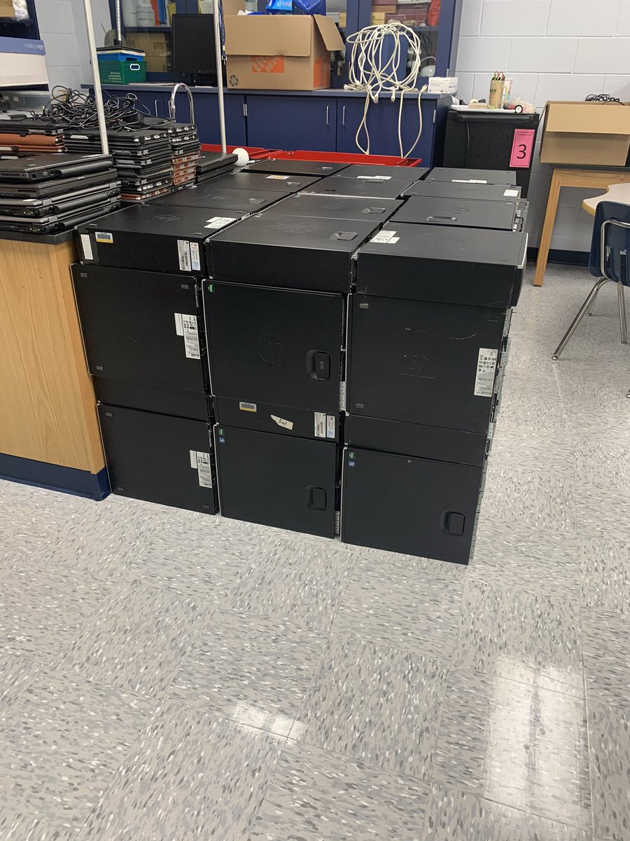 AsmahanJackson's tweet image. What questions can you ask about this picture? #loveformath #volume @DonnaStofko @Edukatemm @WestridgePRIDE @PWCSNews