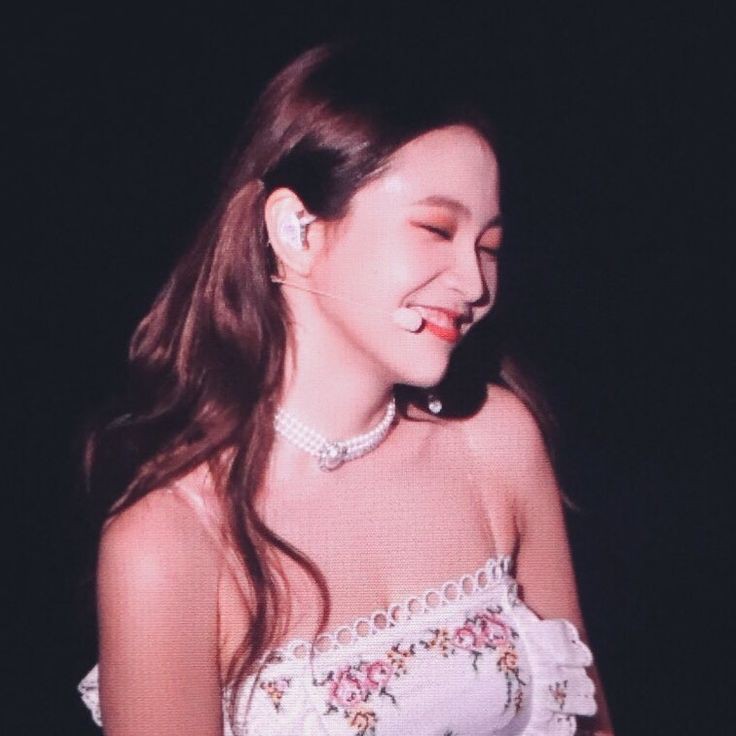 busadalcona's tweet photo. #FotoProfilBaru https://t.co/ur7xJzm7Ht