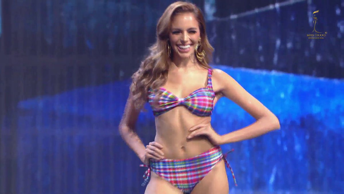 misspanamanet's tweet photo. Miss Grand Panamá en la competencia del Top 10 en Traje de Baño https://t.co/IlwsKfOien