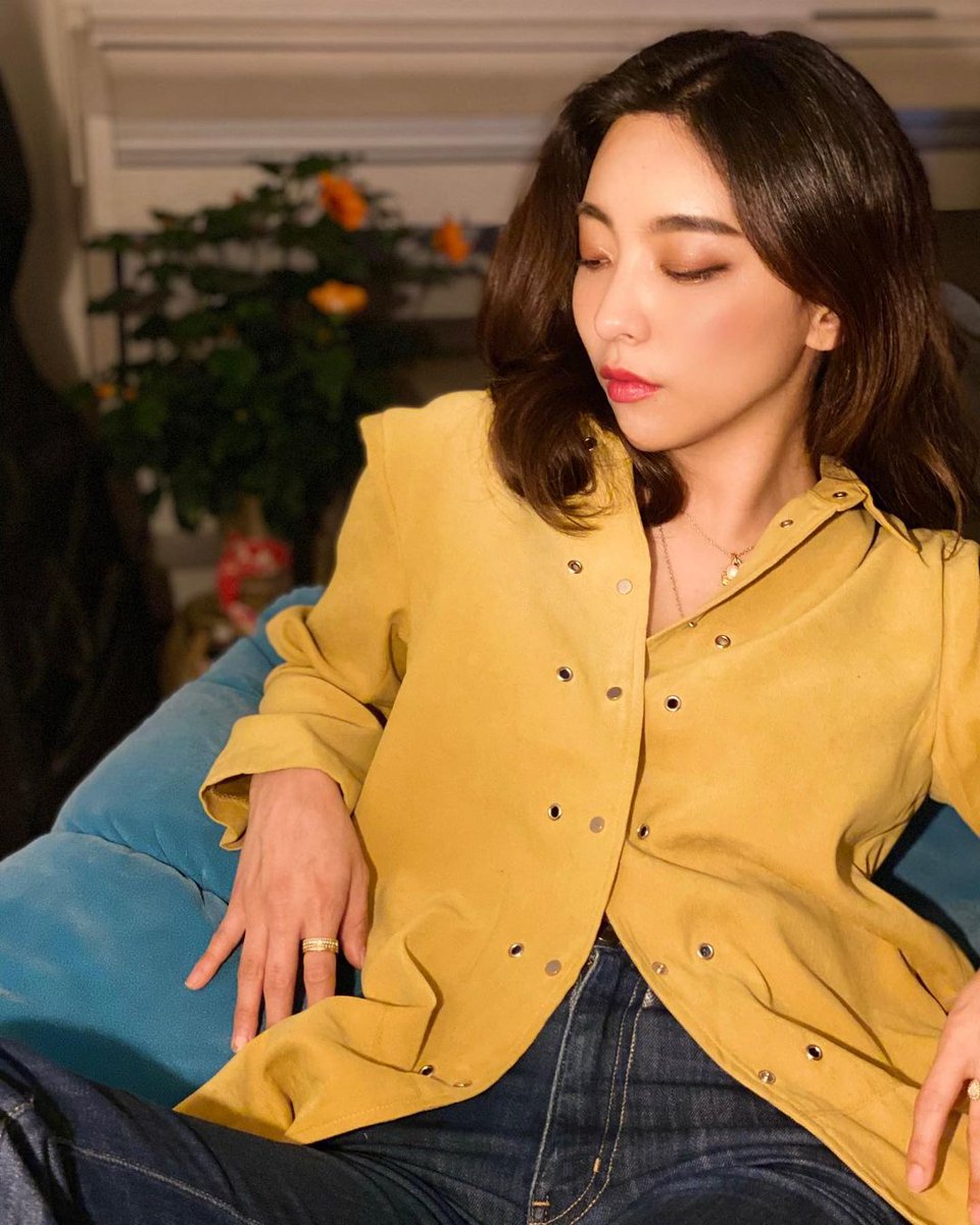 SunyoungBRA's tweet photo. [LUNATAGRAM] 27.03.21
Atualização de Luna em seu Instagram.

"💛"

#루나 #LUNA #FX #에프엑스  
@official__luna https://t.co/rOdvuPW8cR