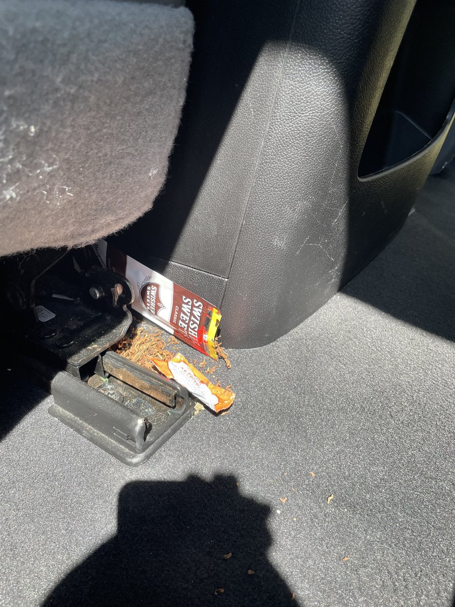 KeishaZzz's tweet photo. @Budget @priceline The absolute worst experience I’ve ever had renting a vehicle for a family trip!!! Not only I was unable to get the type of car I reserved almost a month ago, the car is dirty and smells of weed. 🙄 https://t.co/UXPQNWiusp