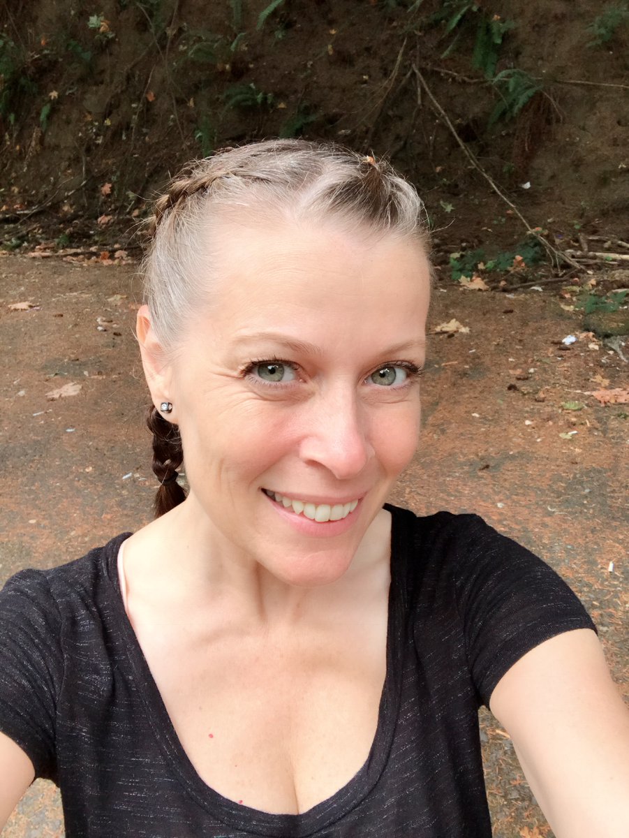 MrsSpoc's tweet photo. 52 next year #DontLookYourAgeChallenge https://t.co/q47FeeQiIx