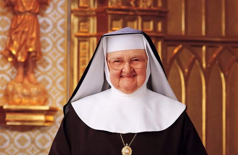 Sachinettiyil's tweet photo. "Your catechisms are so watered down, they say nothing but love your neighbor. No, you’ve got to love God first." - Mother Angelica https://t.co/qCRXC1SHdB