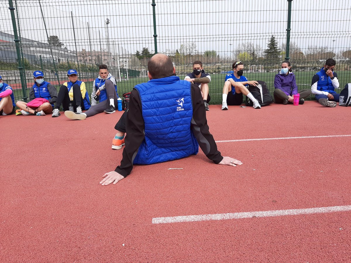 TeamClaveria's tweet photo. #coaching Time 
#TEAMCLAVERÍA https://t.co/RG4jQHR4Yi