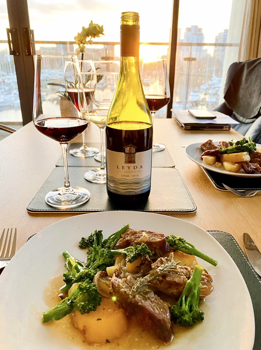 LadyCWine's tweet photo. A Cool-Climate Classic: Viña Leyda Reserva Syrah paired with seasonal spring lamb 💫
It’s available from the Co-op @coopuk, with a special Easter offer💥
https://t.co/5j9lV3pgmQ
#Syrah #SyrahLover #EasterWine https://t.co/zXDgZExBVb