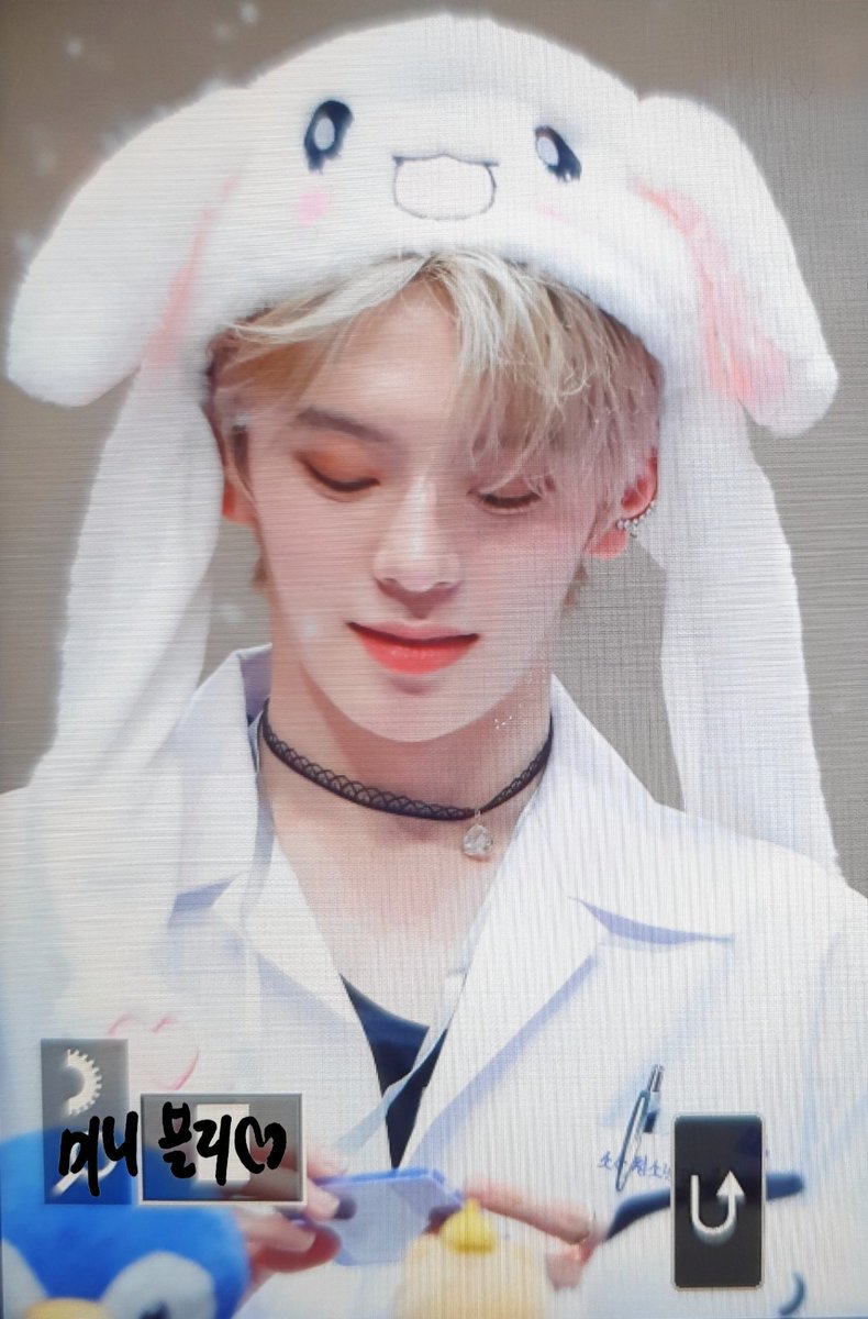 Minievely_0125's tweet photo. [PREVIEW] 210327 팬사인회
청초해💗
#강민 #유강민 #베리베리 #VERIVERY #カンミン #KangMin https://t.co/mrG5Ia3f3F