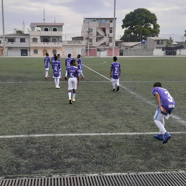 GFCguayaquil's tweet photo. Nuestra Formativas de #Atacames #GEDEONESFC #CAT2008 pasa a semifinales #INVICTO 
Ganamos 3 - 0 al #SemilleroPeninsular 
Torneo "Promesas IDV"
#LaGarradelNorte con los #7millonesdevoltios 
.
.
.
.
.
.
.
.
#GuayaquilFC @riborj_oficial  #Futbol #Futbolformativo https://t.co/7UKfPZEDPG