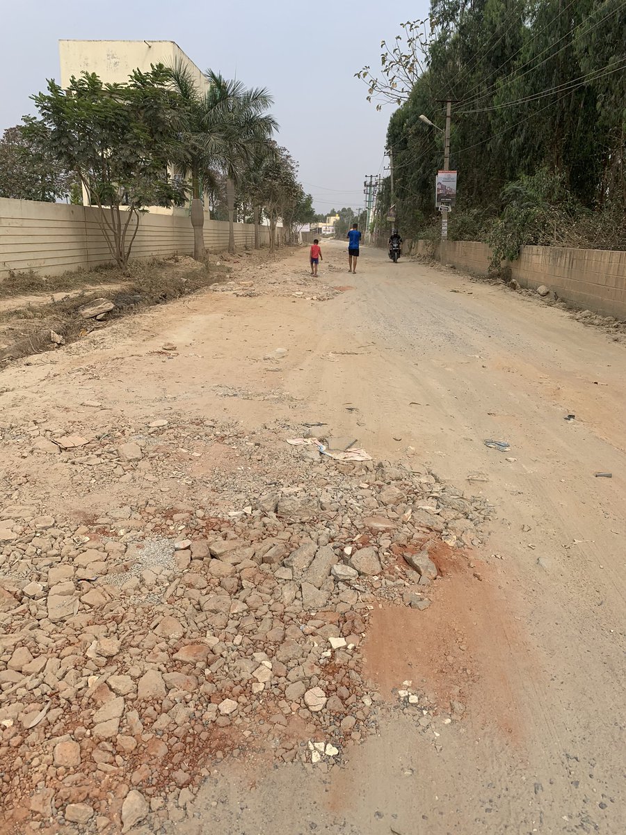 pen2yogi's tweet photo. @MLAShivanna @DKSureshINC please  help to build the https://t.co/rugfFI2Lqm’s a non motor-able road and rainy season about to https://t.co/Wkf9cn78OD going kids will be suffering a lot. @nitin2kool @mithilesh_k https://t.co/82pZmmNyrk