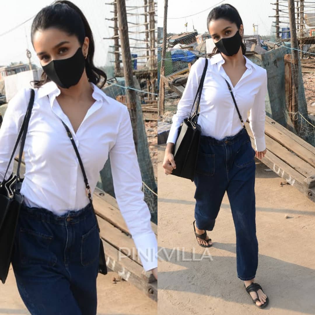 Harinder_skfan's tweet photo. @ShraddhaKapoor gets papped at Versova jetty today! ❤️📸
.
.
.
#shraddhakapoor #shraddha #shraddhagems #indiaforumsbuzz #indiaforumsbollywood #indiaforums #bollywoodcelebrity #bollywoodactor #bollywoodstars #bollywoodactress #bollywoodactors #bollywood #harinder_skfan https://t.co/TC0L2PNRYK