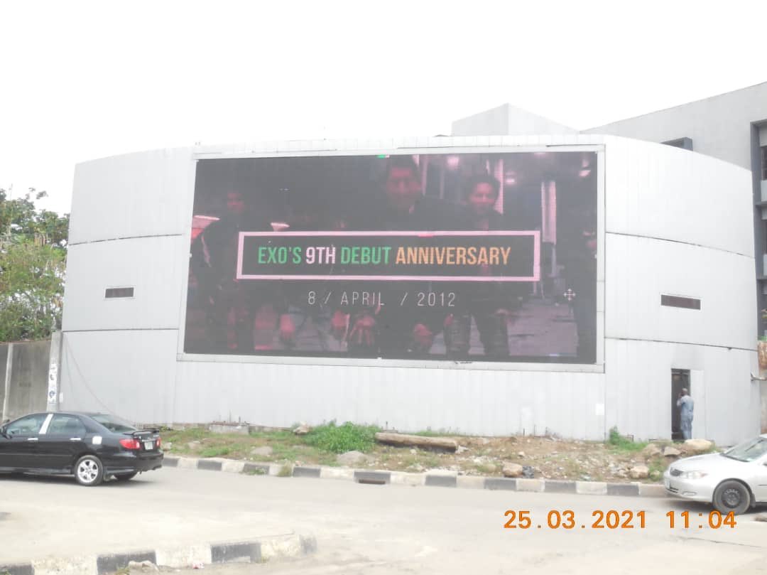 EXOL_NG's tweet photo. EXOL NG have made a 3 days project for EXO'S 9th anniversary in Nigeria. We'll be putting Billboard Ads at 3 diff locations on 6,7&amp;8th- Airport Rd, Beesam B/S,Ikeja. Ahmadu Bello Way by Bonny Camp,VI &amp; Herbert Macaulay Way,Yaba

Try visiting these places,take pics,upload &amp; tag us https://t.co/9WIZoC4JTh