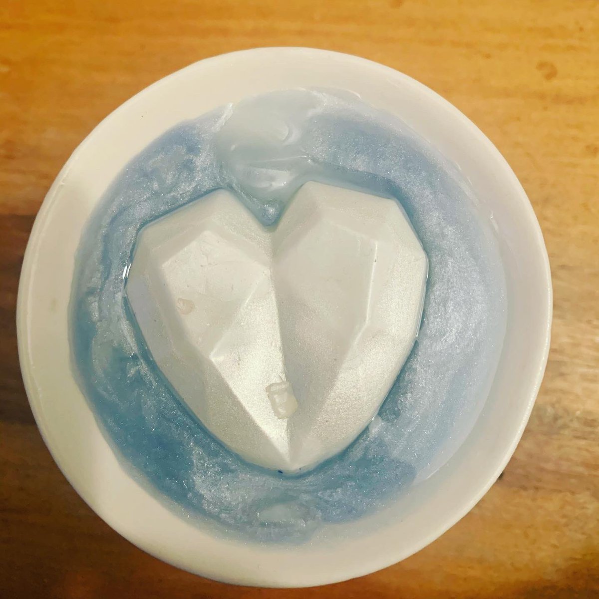 Hollipop0108's tweet photo. Free delivery over £5 spend available now! New shapes and scents also on the site -https://t.co/MAp7YTFwlW 💕 https://t.co/Cq9f2wy1E7
