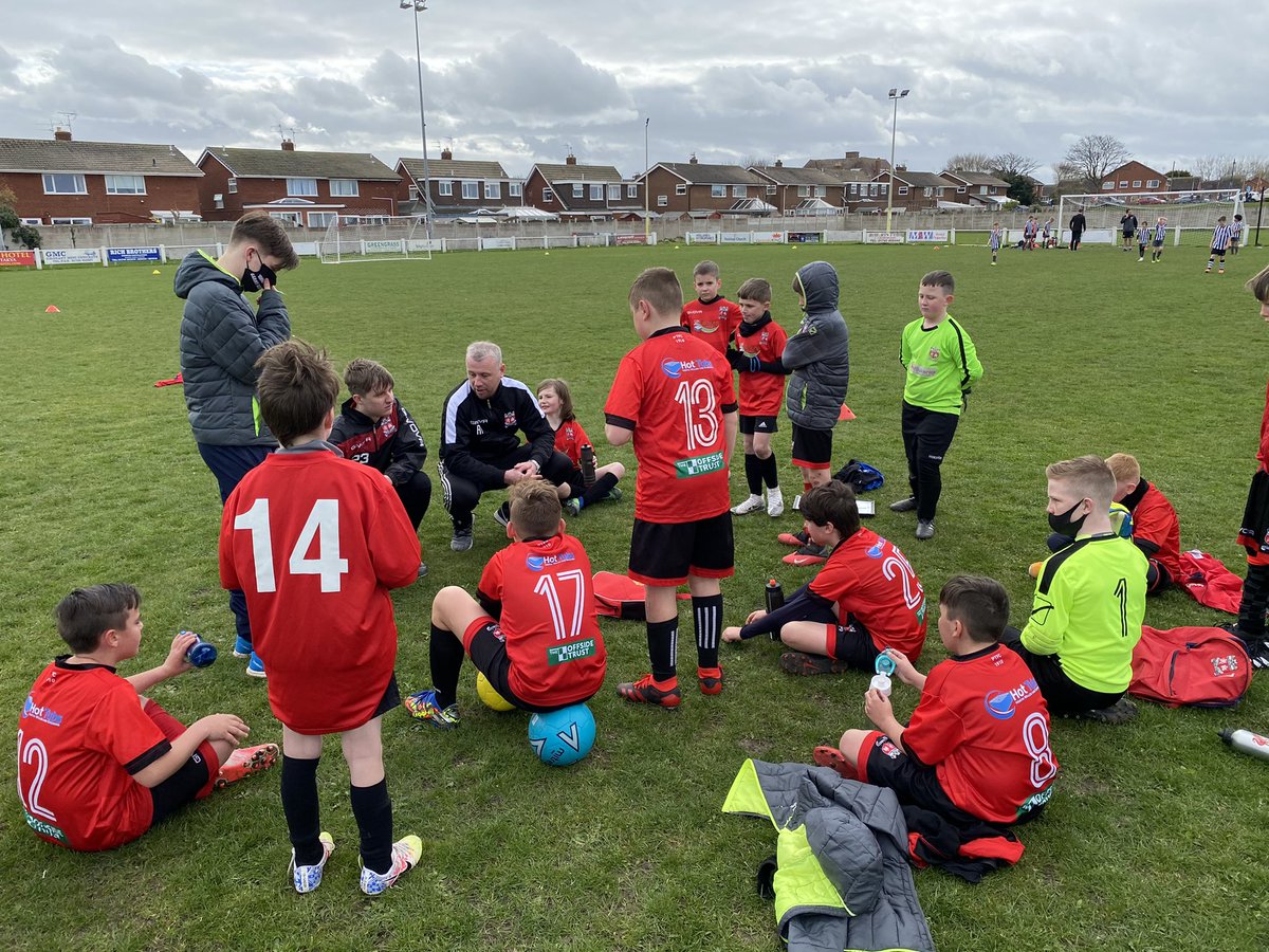 ptfcseasiders's tweet photo. What a fantastic return for our Academy Mini's as our 9/10/11's were in action against @flintacademy. We want to thank our Academy volunteers for making this happen, the parents who stand by us &amp; especially @RyanTur60871079 who was up 6am this morning sorting it for the boys ⚽️🙌 https://t.co/2WQB2MJCQX