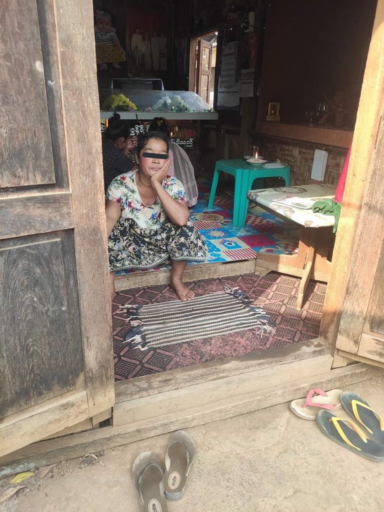 She kept saying “My son didnt eat anything this morning.” A mother waiting for the return of her son although his lifeless body is lying right behind her. #WhatsHappeningInMyanmar #Mar27Coup #AntiFascistRevolution2021