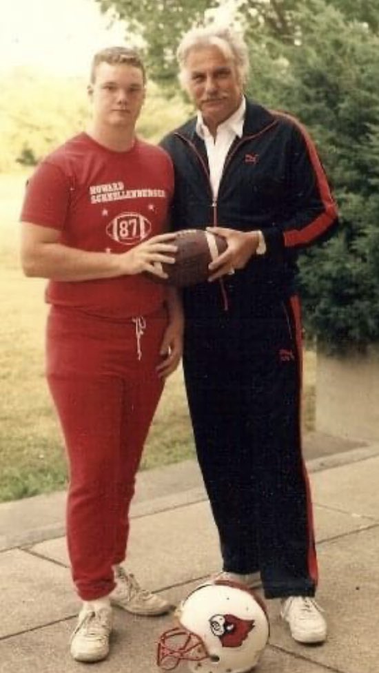 TheGatorGlass's tweet photo. RIP COACH 🥲 #FatherOfModernUofLFootball 🏈 #CardinalForever #CollisonCourse #ScalpOnTheTreeOfTradition https://t.co/b9zlwgICmp