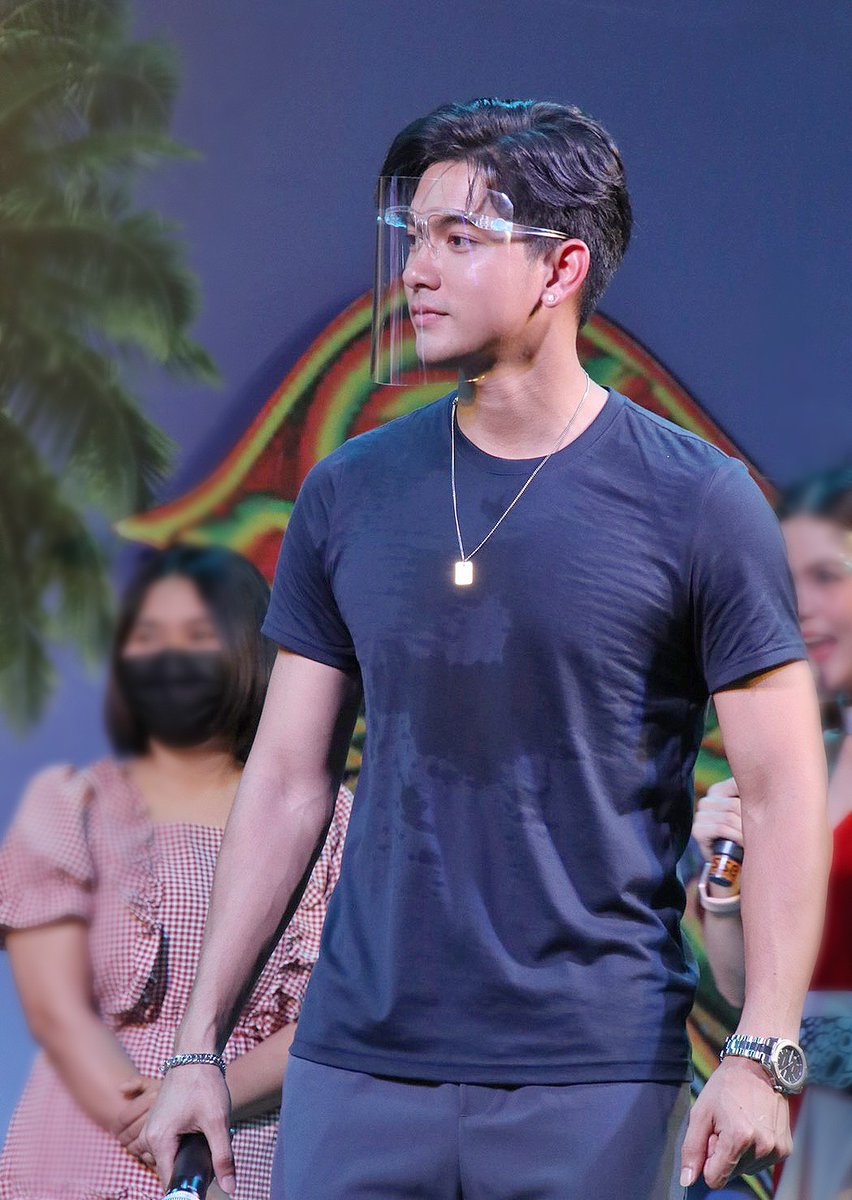 HussaweeFamily's tweet photo. มากระบี่ รอบนี้ ขำกรามค้างกันเลยทีเดียว🤣🤣🤣

📸: บ้านคนรักเข้มหัสวีร์ @kemhussofficial

#ToyotaWithKem
#HiluxRevoFestival
#เข้มหัสวีร์ https://t.co/q4Vl6hTe9W
