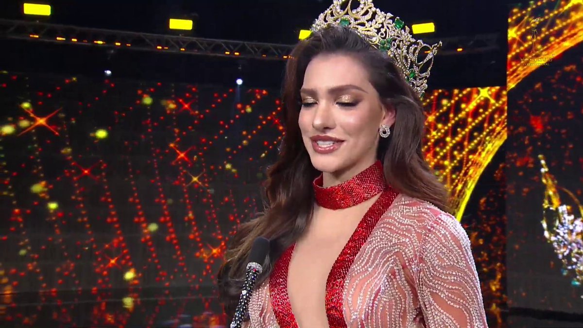 misspanamanet's tweet photo. Emotiva despedida de la Miss Grand Int. 2020, Valentina Figuera, de Venezuela https://t.co/sXG4yXIWib