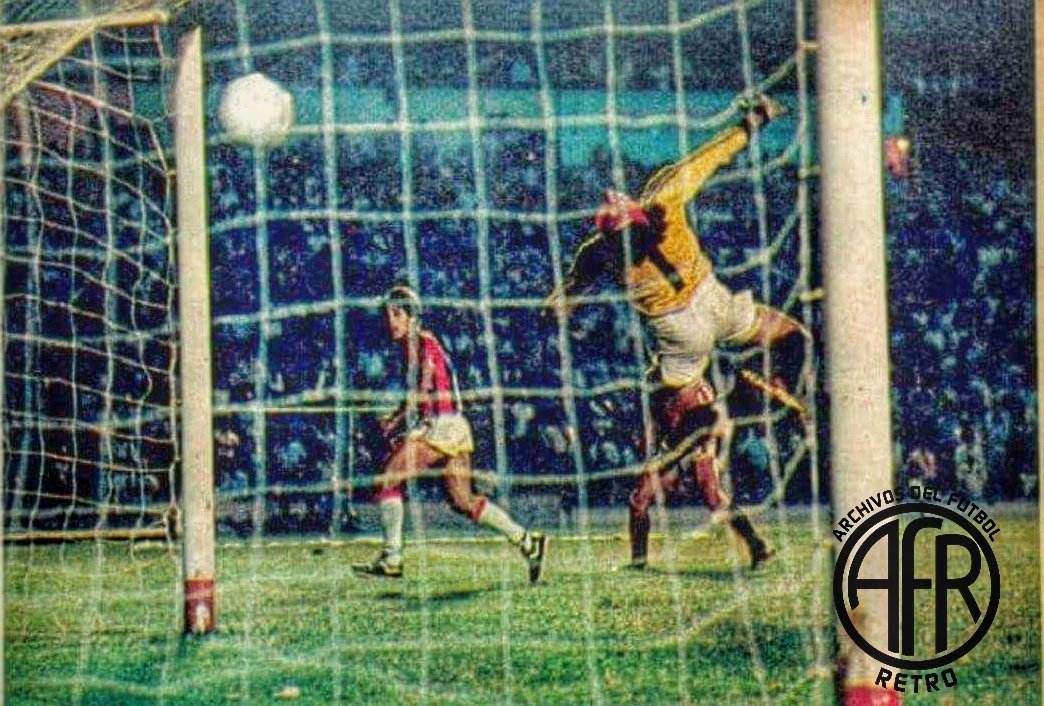 Abogado666's tweet photo. 1982 – Los Andes vs San Lorenzo. En la cancha del Rojo
( 1ra. parte ) 
Para este relato debemos remitirnos al Campeonato de Primera División B 1982. Que fuera ganado por San Lorenzo, dándole la posibilidad de ascender y regresar a la primera división argentina. https://t.co/3YwgQGl1Gz