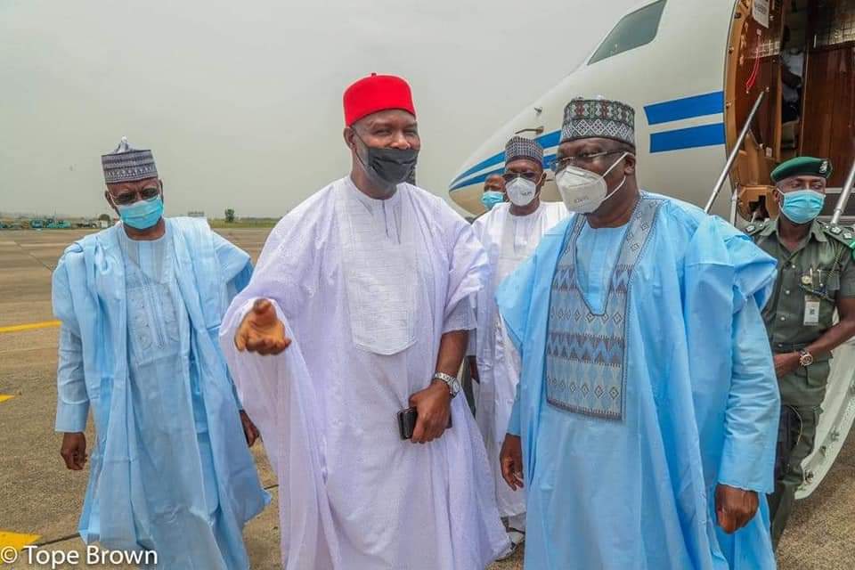 MahmudB22503264's tweet photo. Earlier today, President of the Senate, His Excellency, Ahmad Ibrahim Lawan arrived the Akanu Ibiam International Airport, Enugu enroute Nkalagu town in Isielu Local Govt Area of Ebonyi State, for the burial ceremony of Late Chief Ogbaoku Odo, father of Senator Obinna Ogba. https://t.co/qv1hTGrnNJ