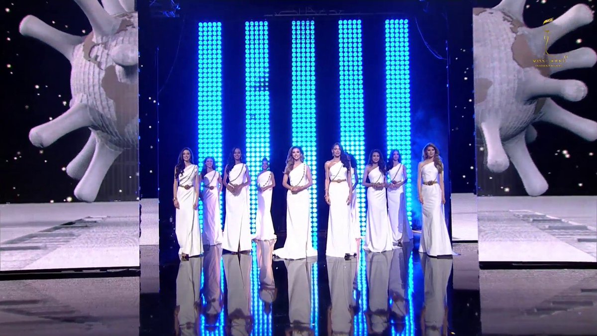 misspanamanet's tweet photo. Top 10 de Miss Grand Int. - dando un speech en traje de sacerdotisa :-) https://t.co/KxezOJCYKM
