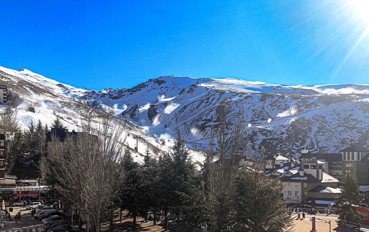 ¿Pensando en tu próxima escapada para Semana Santa? Queremos darte la bienvenida y que disfrutes de esa jornada de esquí que sueñas. Recuerda que puedes visitarnos si viajas desde cualquier municipio de Andalucía con tu forfait. <a href="/M_SolyNieve/">Meliã Sol y Nieve</a> <a href="/MeliaHotelsInt/">Meliá Hotels International</a> #StaySafewithMelia