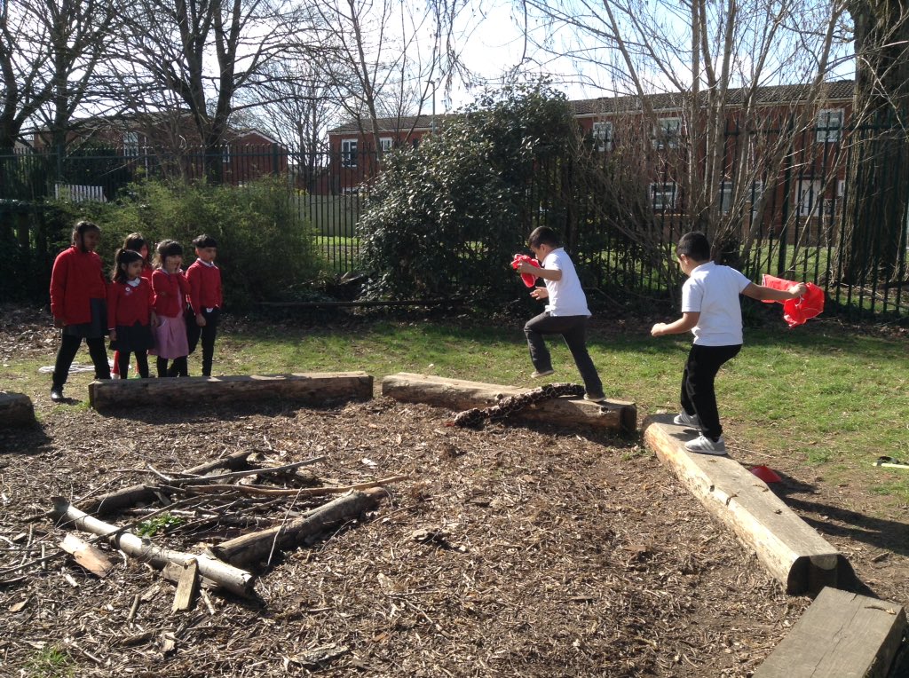PillCommando's tweet photo. Year 1 showed Empathy when rescuing the crocodile eggs, before the deadly snakes got them! Great turn taking and helping each other too! 👭👬👫 🐊 🐍

@Pill_Primary @PillCommando https://t.co/M62xYu5upA