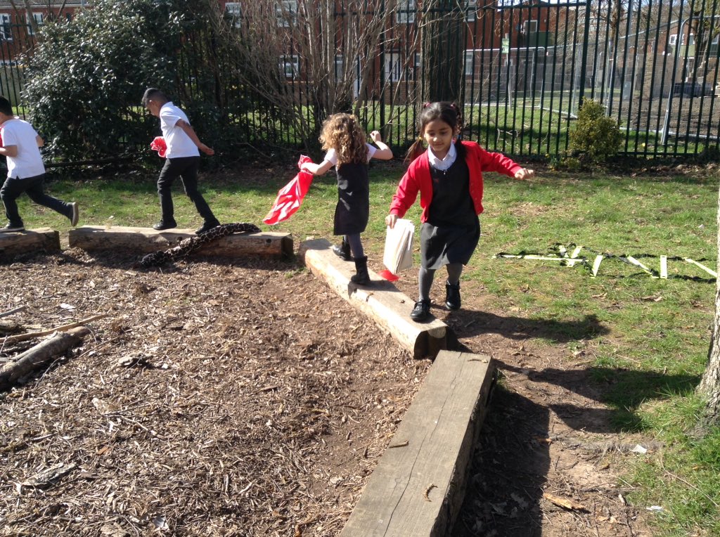 PillCommando's tweet photo. Year 1 showed Empathy when rescuing the crocodile eggs, before the deadly snakes got them! Great turn taking and helping each other too! 👭👬👫 🐊 🐍

@Pill_Primary @PillCommando https://t.co/M62xYu5upA