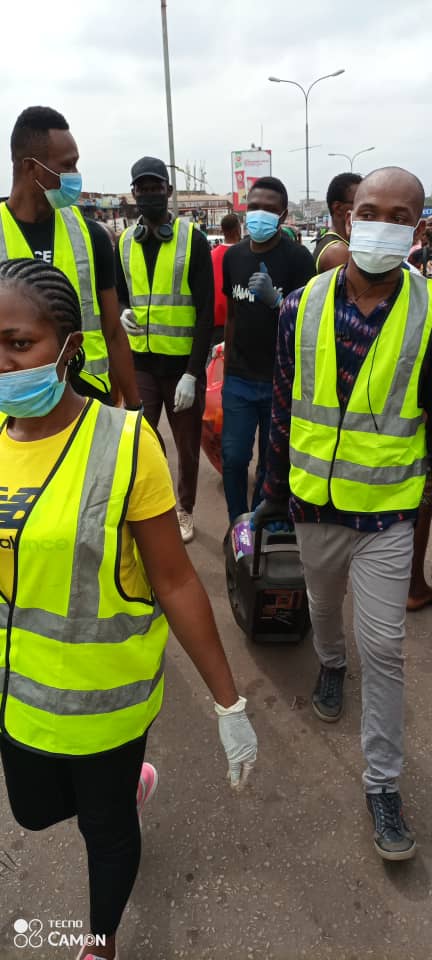 iamohanyere's tweet photo. It was fun today cleaning up the city of Enugu and raising awareness on good recycling practices in commemoration of the #GlobalRecyclingDay. The youths are saying Enugu must be green. @GREN_042 @eet_foundation @iSERVE2050 @Share_Your_Self @sharon_ikeazor @SeanMelbourne2 https://t.co/1lRVfqboB4