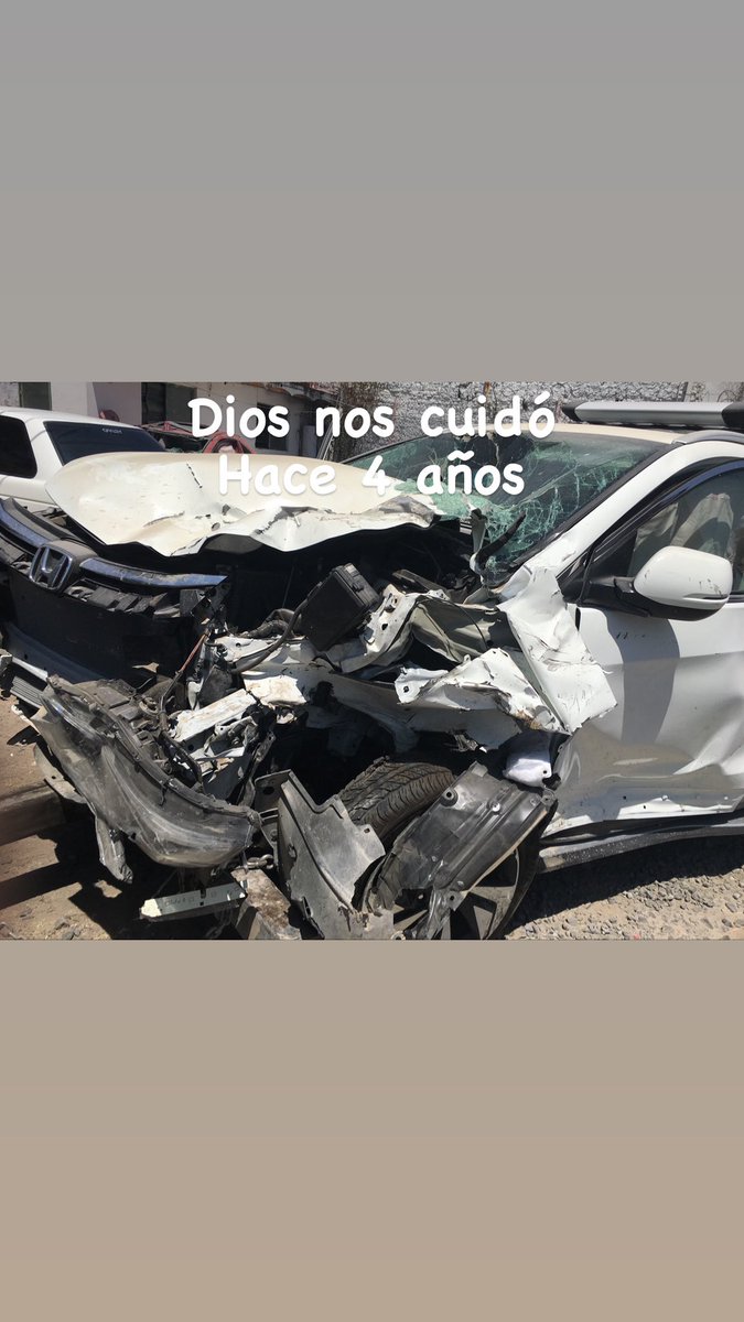 martinvalverde's tweet photo. Hoy hace 4 años Dios nos rodeó y nos cubrió. Las oraciones ustedes nos ayudaron en el día a día hasta hoy. Damos siempre Gracias a Dios por cada uno de ustedes. La Esperanza nos sacó de la oscuridad del “¿por qué?”, a la luz del “¿¡Para Qué?!”, y seguimos. Paz y bien a todos. https://t.co/aaWsUfliMy