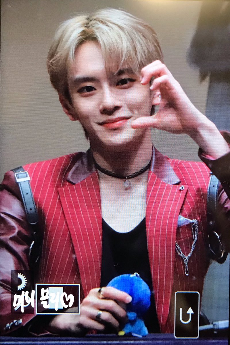 Minievely_0125's tweet photo. [PREVIEW] 210327 팬사인회
오늘 하루도 수고했어🥰
#강민 #유강민 #베리베리 #VERIVERY #カンミン #KangMin https://t.co/e2nzij6RA8