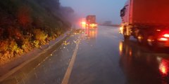 _ArriveAlive's tweet photo. How Can Truck drivers best prepare themselves for Driving in Heavy Rains and Bad Weather? 

https://t.co/a76eERi45j #ArriveAlive #WetWeather https://t.co/1B55QpiDyc