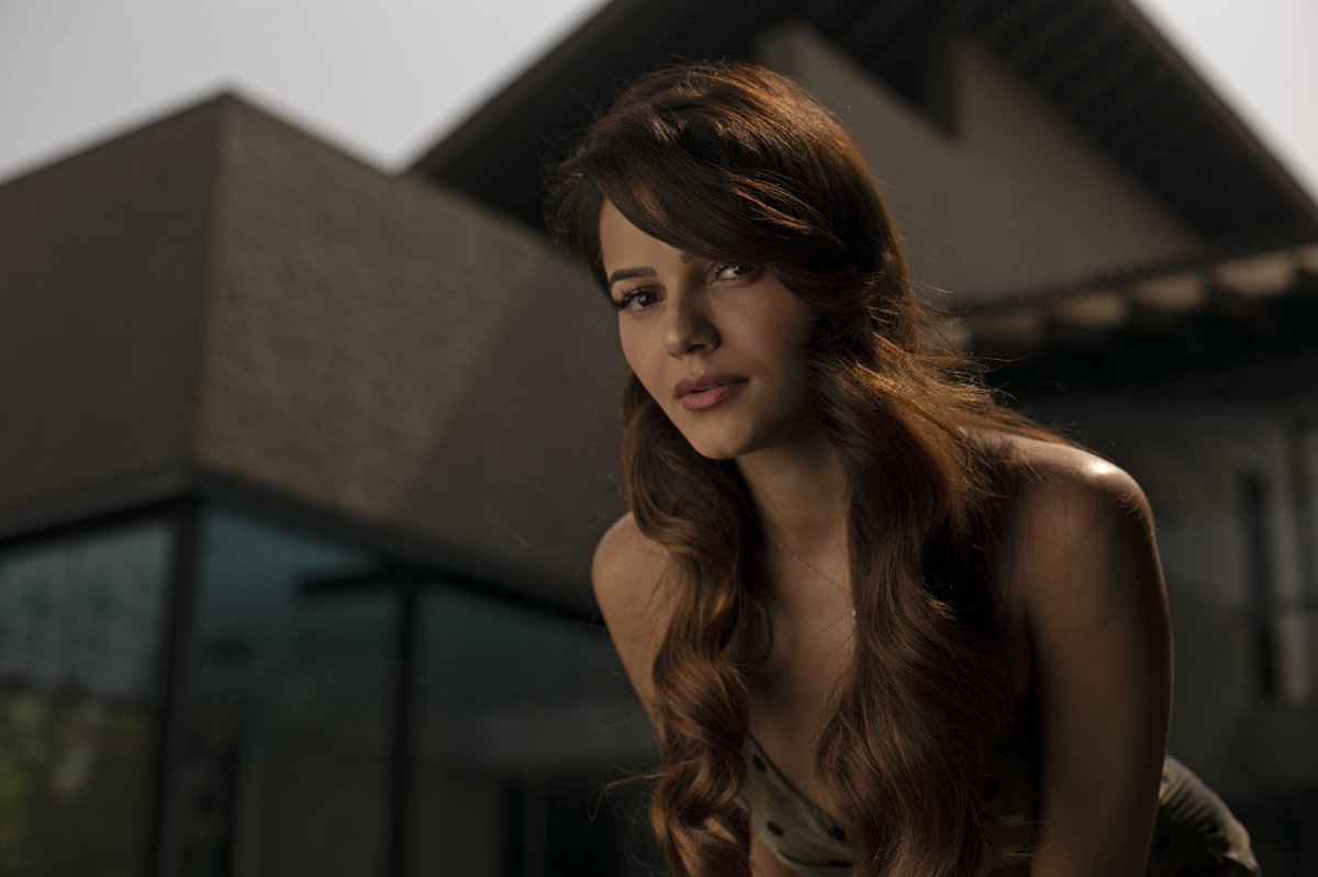 From the first time i photographed you till now ... its always been a delight 🥰 <a href="/RubiDilaik/">Rubina Dilaik</a>  #latestshoot #portraitphotography