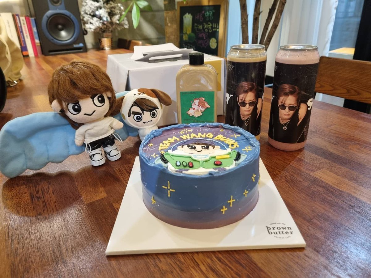 gye0m_LifE's tweet photo. μμ¨μμΆ~!
#KINGJACKSONDAY
#OnTimeWithJackson
#μμμ²λΌ_μμ¨μκ²_λλ €
#My_Energy_Jackson https://t.co/d4BWBflvHn